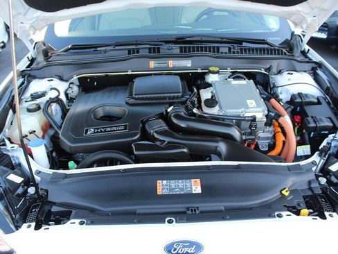 Used 2017 Ford Fusion Platinum FWD image 32