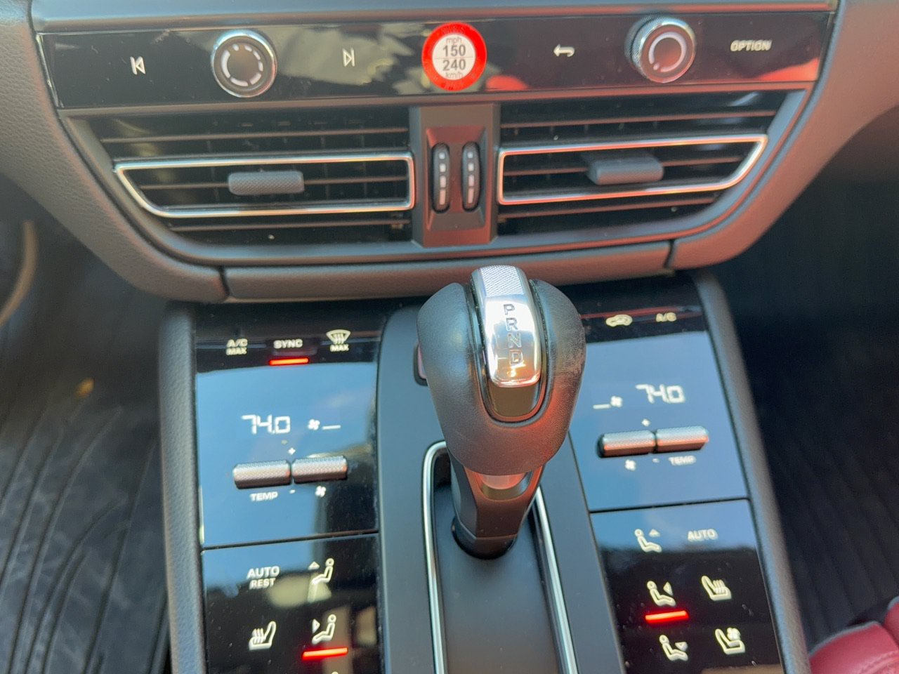 Used 2023 Porsche Macan AWD/4WD image 22