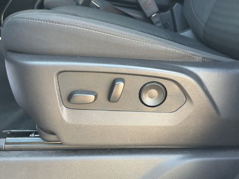 Used 2025 Chevrolet Silverado 1500 LT RWD image 19