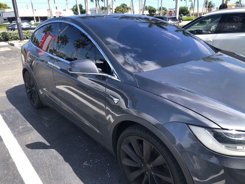 Used 2017 Tesla Model X 100D AWD/4WD image 2