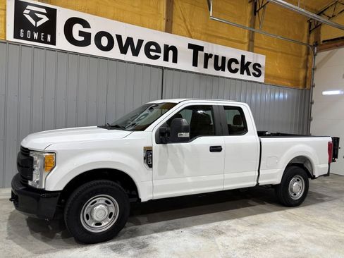Used 2017 Ford F250 XL w/ Power Equipment Group image 4