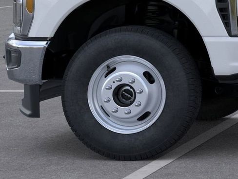 New 2025 Ford F350 XL w/ XL Chrome Package image 19