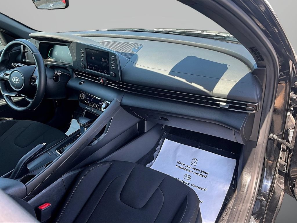 Certified 2025 Hyundai Elantra Sport FWD image 27