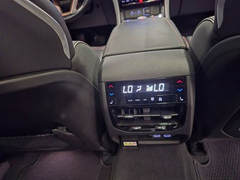 Used 2024 Jeep Grand Cherokee Summit w/ Advanced Protech Group IV AWD/4WD image 38