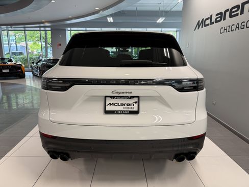 Used 2023 Porsche Cayenne AWD/4WD image 3