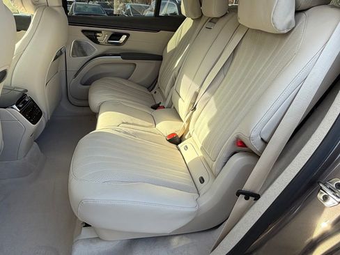 New 2026 Mercedes-Benz EQS 400 4MATIC SUV image 29