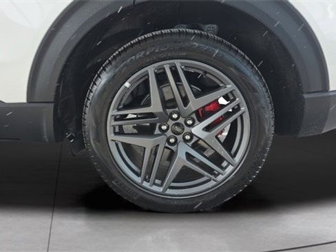 Certified 2025 Ford Explorer ST-Line w/ ST-Line Street Pack image 12