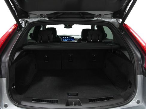 Used 2025 Cadillac XT4 Premium Luxury image 13