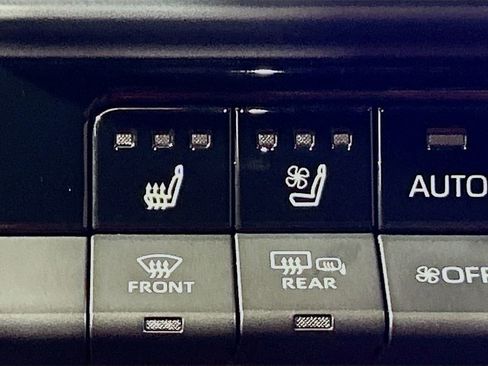 Used 2024 Toyota Crown Platinum AWD/4WD image 18