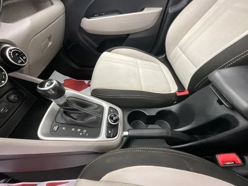 Used 2021 Hyundai Venue SEL w/ Premium Package FWD image 20