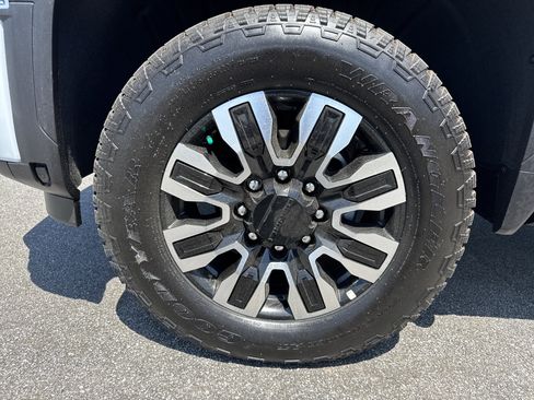 New 2026 GMC Sierra 2500 Denali Ultimate AWD/4WD image 13