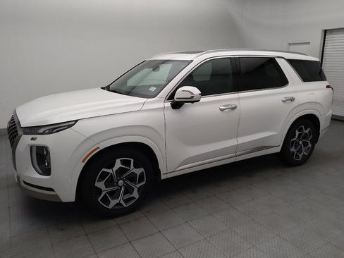 Used 2022 Hyundai Palisade Calligraphy w/ Winter Package FWD image 2
