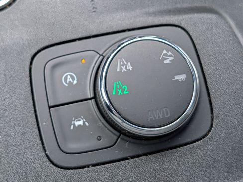 Certified 2023 Chevrolet Traverse Premier AWD/4WD image 24
