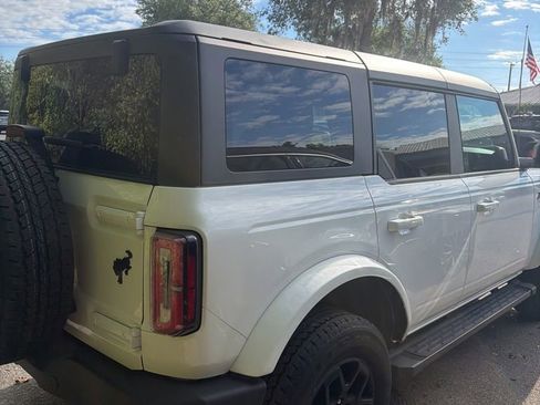 Used 2022 Ford Bronco Outer Banks AWD/4WD image 2