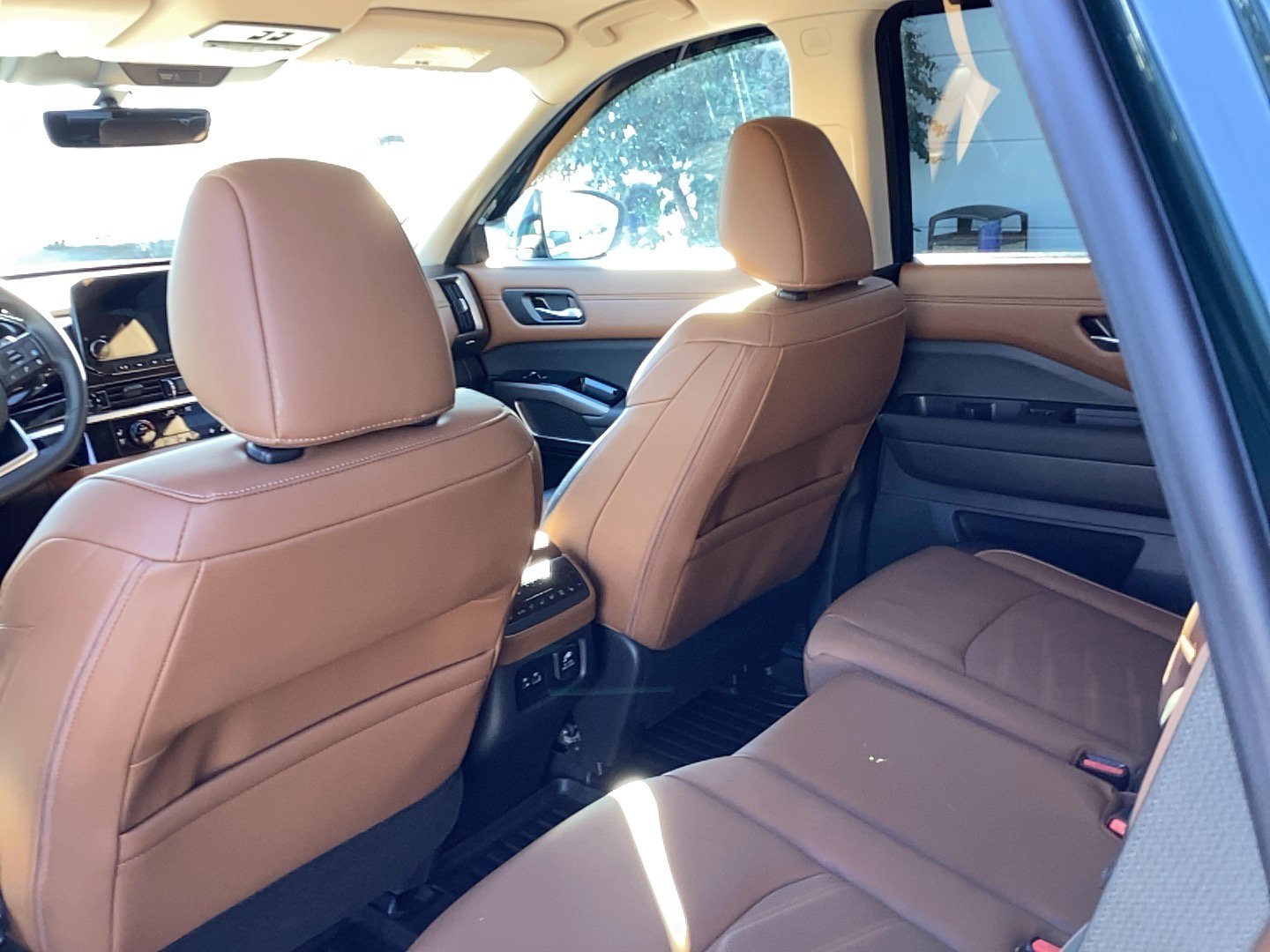Used 2025 Nissan Pathfinder Platinum w/ Cargo Package AWD/4WD image 7