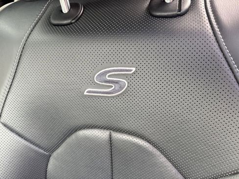 Used 2024 Chrysler Pacifica Limited w/ S Appearance Package image 16