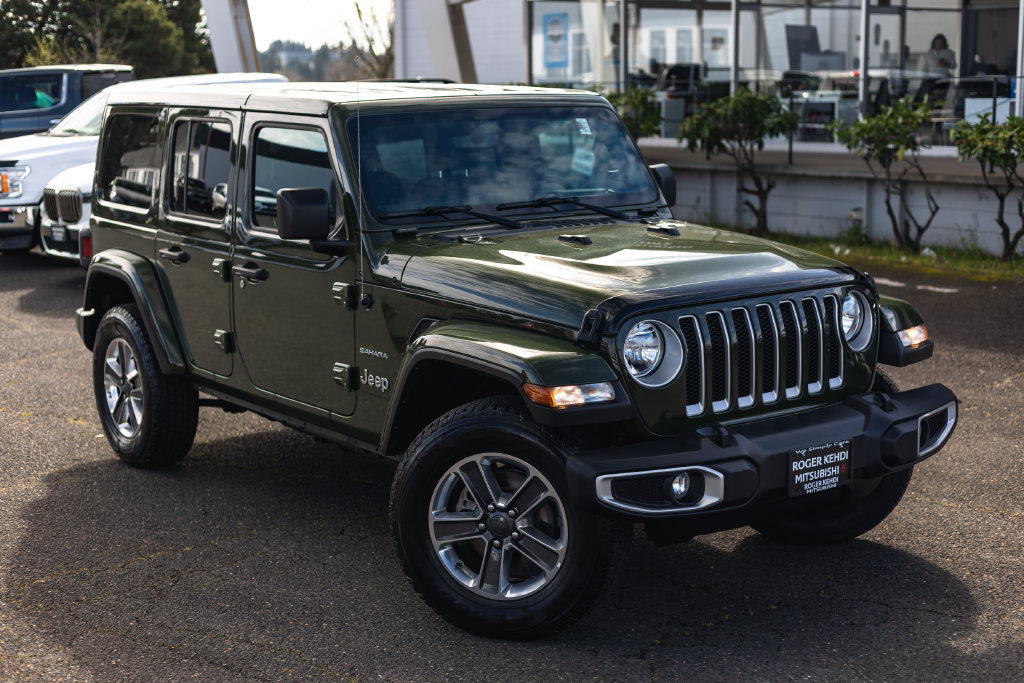 Used 2023 Jeep Wrangler Unlimited Sahara AWD/4WD image 2