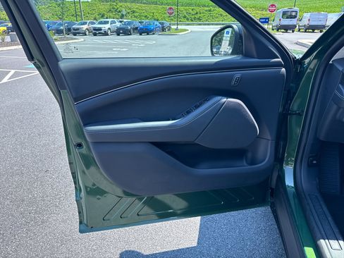 New 2025 Ford Mustang Mach-E Select image 31