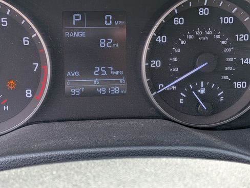 Used 2017 Hyundai Elantra SE FWD image 27