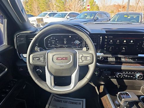 Used 2022 GMC Sierra 1500 Elevation w/ Preferred Package image 18