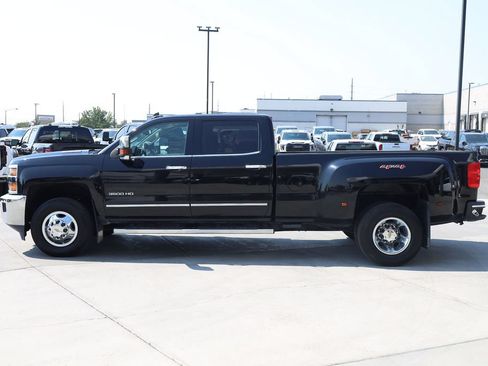 Used 2015 Chevrolet Silverado 3500 LTZ AWD/4WD image 3