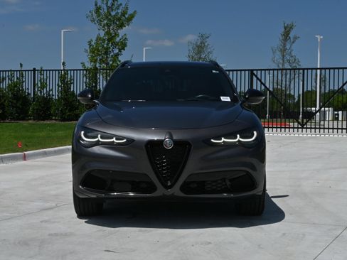 Used 2024 Alfa Romeo Stelvio Veloce AWD/4WD image 3
