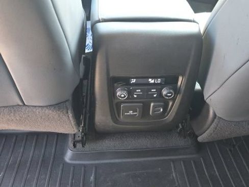 Used 2019 Buick Enclave Premium AWD/4WD image 24