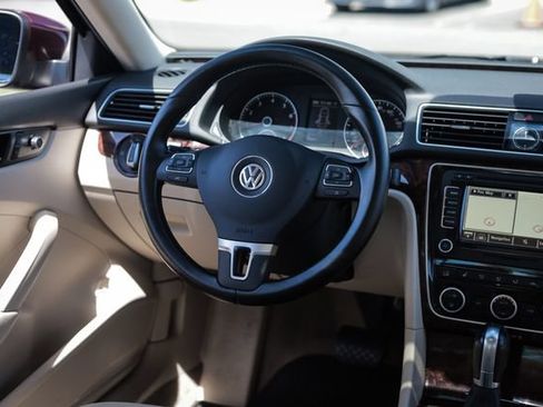 Used 2013 Volkswagen Passat 2.5 SEL Premium FWD image 19