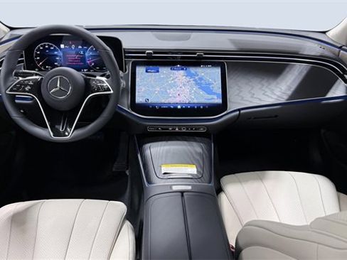 New 2026 Mercedes-Benz E 350 4MATIC Sedan image 6