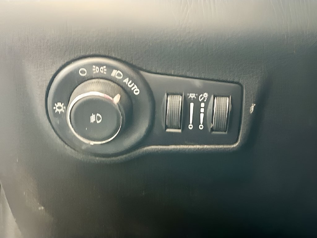 Used 2024 Jeep Compass Latitude w/ Altitude Special Edition AWD/4WD image 10