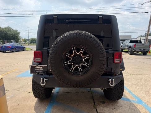 Used 2013 Jeep Wrangler Unlimited Rubicon w/ Connectivity Group AWD/4WD image 6