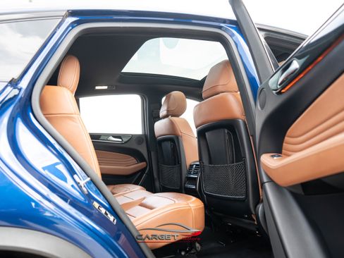 Used 2019 Mercedes-Benz GLE 43 AMG 4MATIC w/ Premium 3 Package image 19