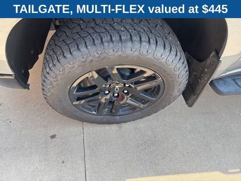Used 2024 Chevrolet Silverado 1500 LT Trail Boss w/ LT Trail Boss Premium Package AWD/4WD image 8