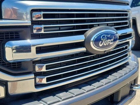 Certified 2022 Ford F250 Limited AWD/4WD image 7