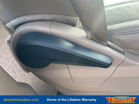 Used 2016 Chrysler Town & Country Touring image 40