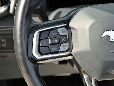 Used 2025 Ford Mustang Premium image 9