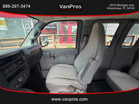 Used 2017 Chevrolet Express 3500 LT w/ LT Preferred Equipment Group RWD image 11