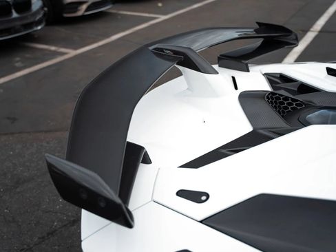 Used 2019 Lamborghini Aventador SVJ AWD/4WD image 33