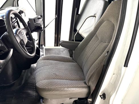 Used 2004 Chevrolet Express 3500 w/ School Bus Package RWD image 57