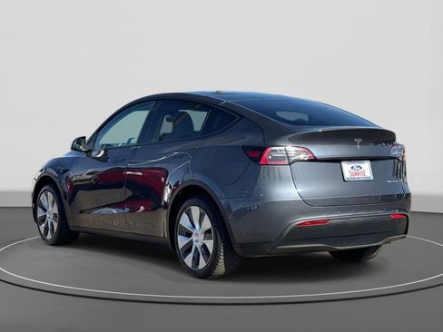Used 2021 Tesla Model Y Long Range image 6