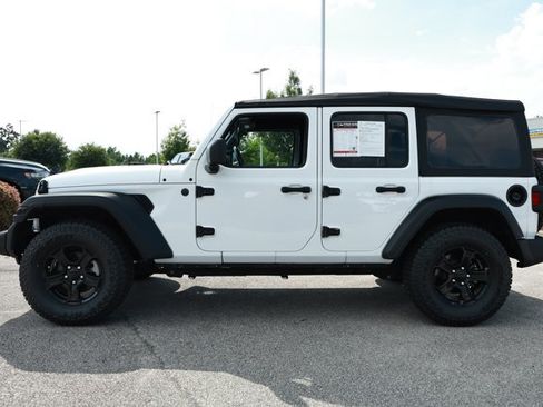 Used 2022 Jeep Wrangler Unlimited Sport AWD/4WD image 9