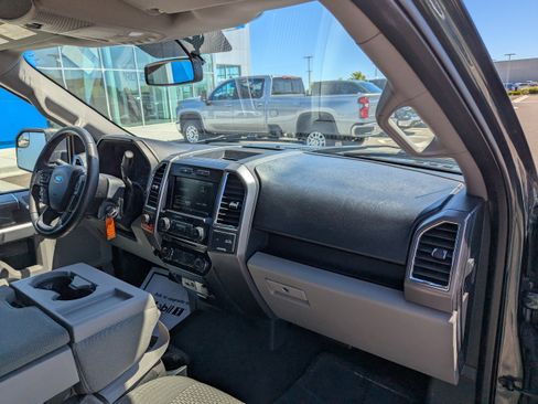 Used 2015 Ford F150 XLT w/ Equipment Group 302A Luxury AWD/4WD image 40
