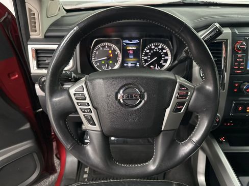 Used 2017 Nissan Titan PRO-4X w/ Pro-4x Convenience Package AWD/4WD image 17