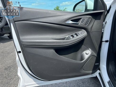 Used 2025 Buick Encore GX Avenir w/ Avenir Technology Package FWD image 8