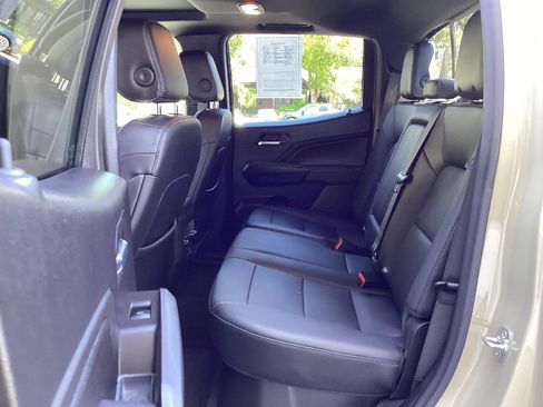 Used 2024 GMC Canyon Elevation w/ Elevation Premium Package AWD/4WD image 12