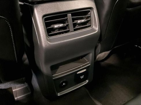 Used 2024 Ford Edge SEL w/ Convenience Package AWD/4WD image 11