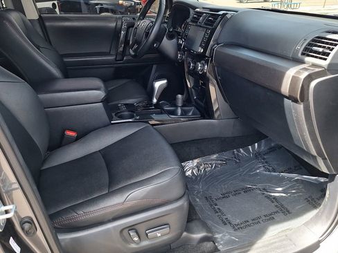 Used 2022 Toyota 4Runner TRD Off-Road Premium AWD/4WD image 24
