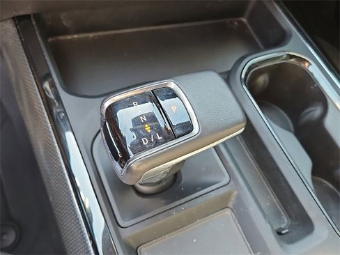 Used 2022 Chevrolet Silverado 1500 ZR2 image 26