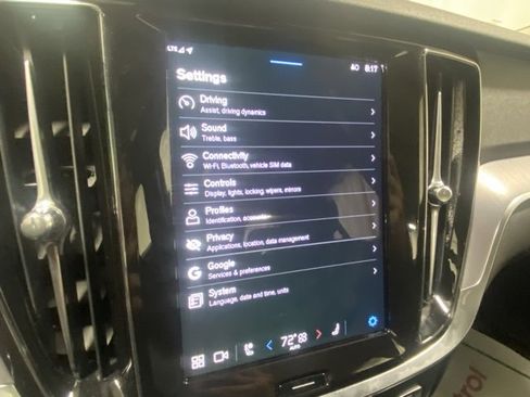 Certified 2025 Volvo S60 B5 Core image 23