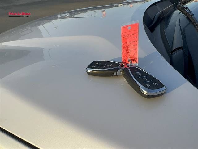 Used 2020 Chevrolet Traverse Premier FWD image 28